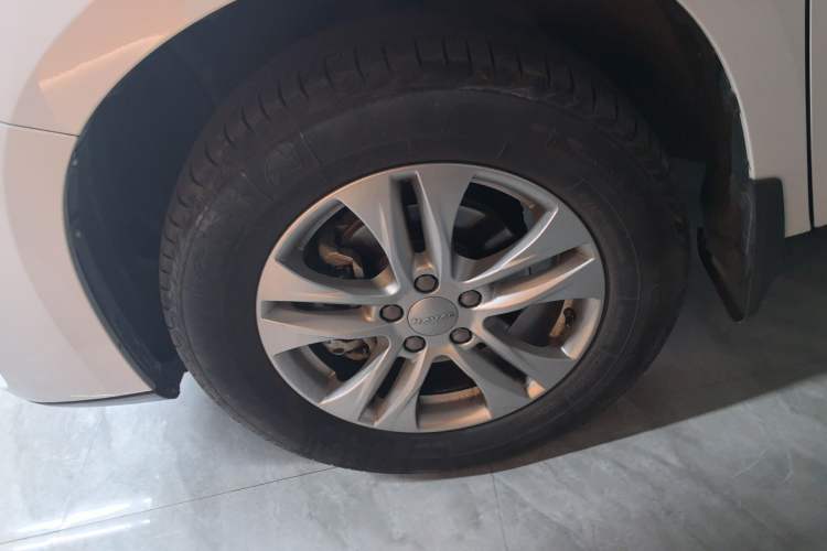 Used Haval M6 2019 1.5T Manual Two-Wheel Drive Elite Version China VI Standard Left Front Wheel Hub