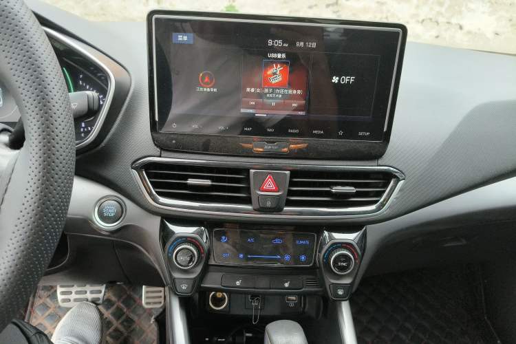 Used Hyundai Lafesta 2019 280TGDi Smart Speed Version China V Standard Audio And AC Panel