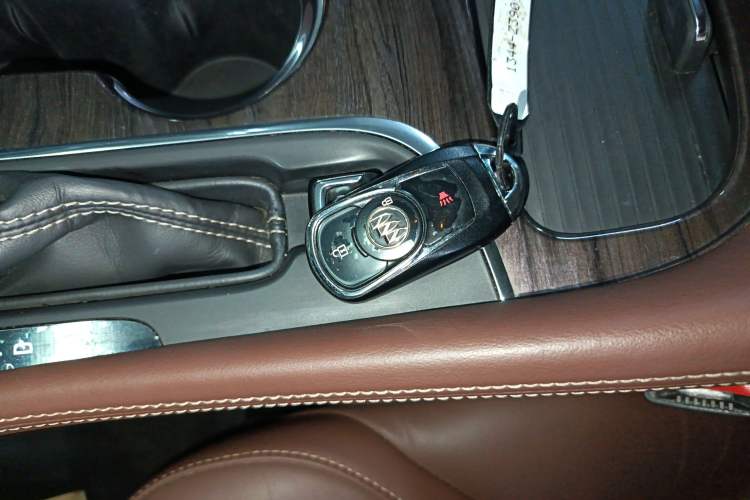 Used Buick Envision 2016 20T Two-Wheel-Drive Elite Model Vehicle Key