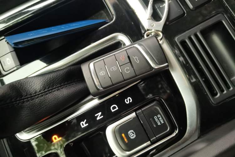 Used GAC Trumpchi GS8 2017 320T Two-Wheel Drive Luxury Smart Connectivity Version (7 Seats) Vehicle Key