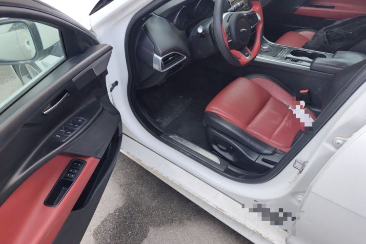 Used Jaguar XE 2015 2.0T 200 PS R-Sport Driver Seat