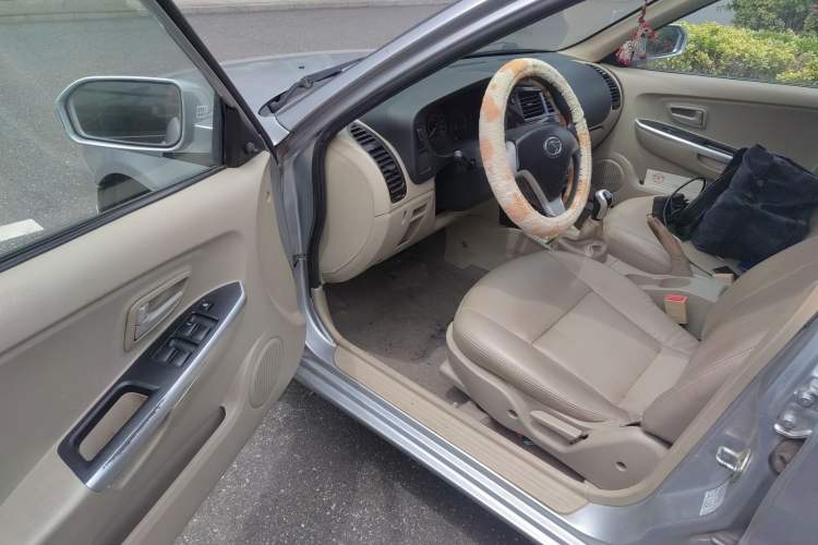 Used Soueast V3 Lingyue 2012 1.5L Manual New Happiness Edition