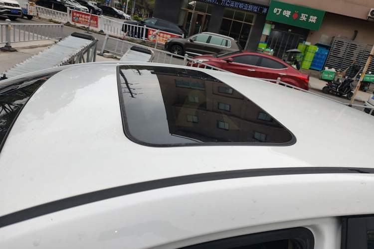 Used Geely Auto Emgrand 2018 1.5L CVT Upward Connect Edition Roof