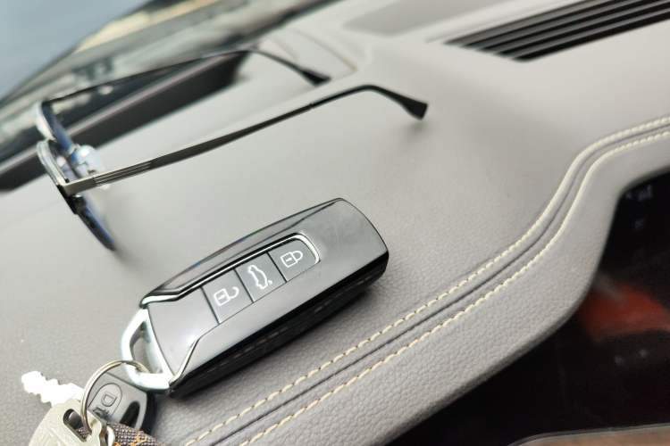 Used Volkswagen Touareg 2021 3.0 TSI Prestige Edition Classic Sport Package Vehicle Key