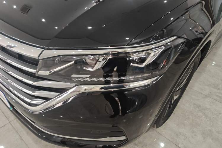 Used Volkswagen Viloran 2022 380TSI Luxury Edition Left Front Headlight