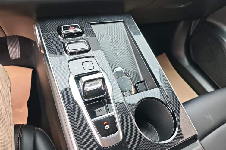 Used GAC Trumpchi EMKOO 2022 2.0 ATK Gemini Edition Gear Lever