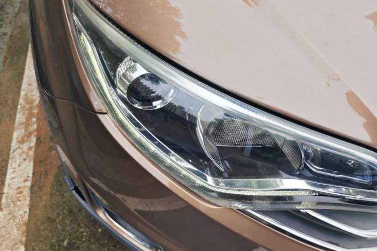 Used FAW Senya R7 2016 1.6L Manual Luxury Model Right Front Headlight