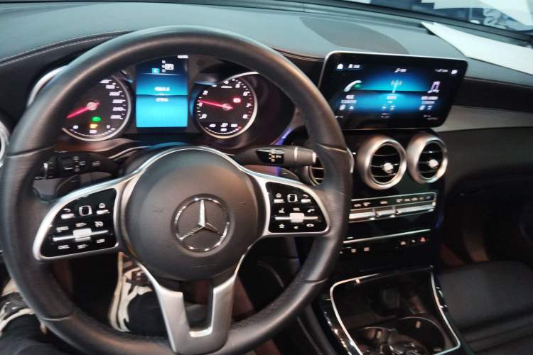 Used Mercedes-Benz GLC 2020 GLC 260 L 4MATIC Dynamic Model
