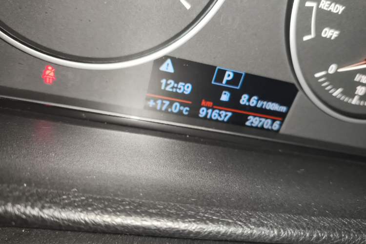 Used BMW 3 Series 2016 320Li Ambition Model Odometer Close Up