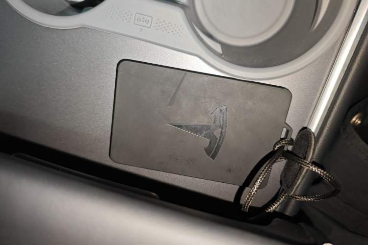 Used Tesla Model Y 2024 Rear-Wheel-Drive Version Vehicle Key