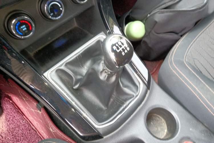 Used Land X8 2017 2.0T Gasoline 4x2 Luxury Edition Gear Lever