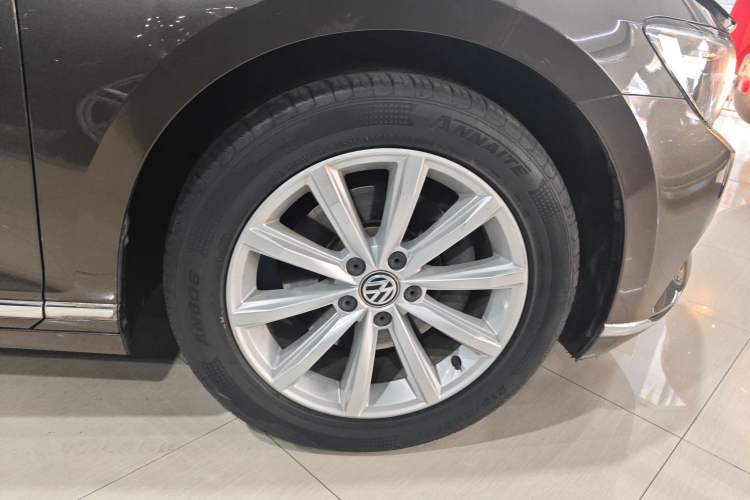 Used Volkswagen Magotan 2018 330TSI DSG Advanced Model
