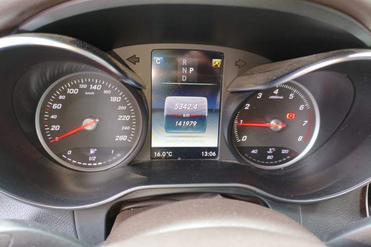 Used Mercedes-Benz GLC 2017 GLC 260 4MATIC Luxury Model