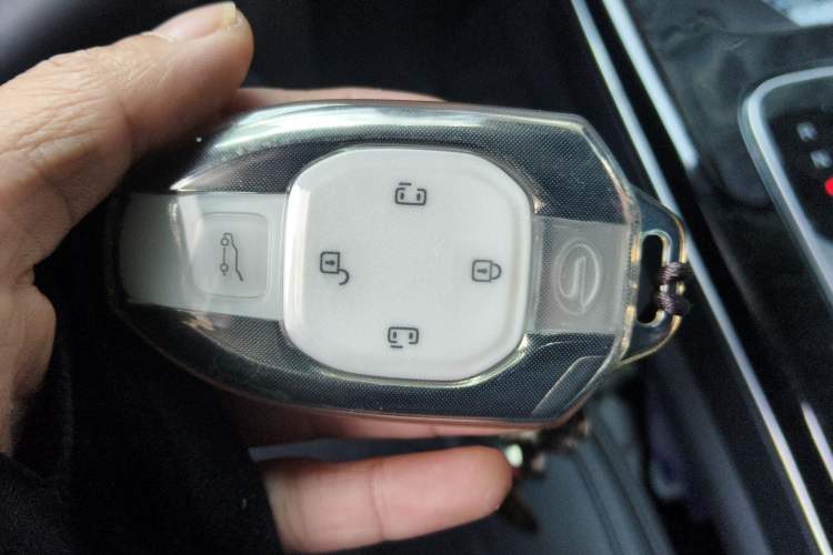 Used GAC Trumpchi M8 2024 Master Series 400T Prestige Edition
