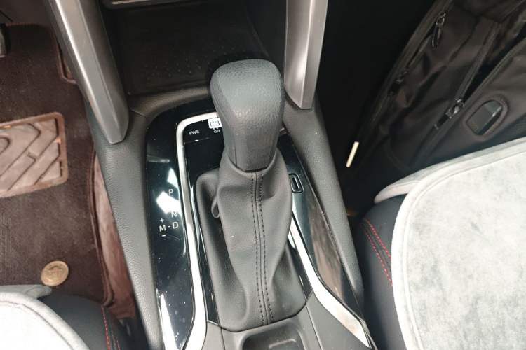 Used Toyota Corolla Cross 2024 2.0L Elite Edition Gear Lever