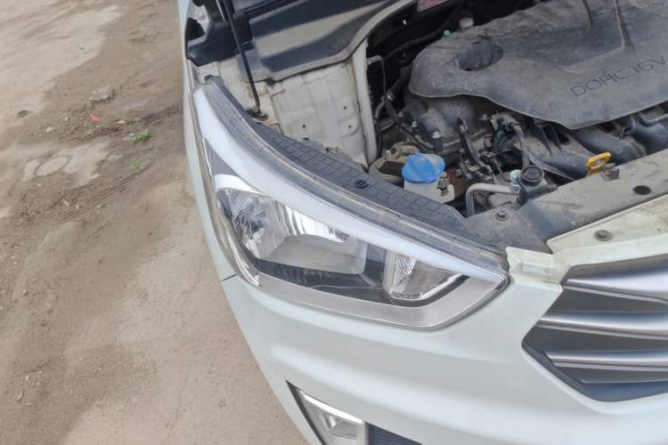 Used Hyundai ix25 2015 1.6L Automatic Two-Wheel Drive Smart GLS Trim Right Front Headlight