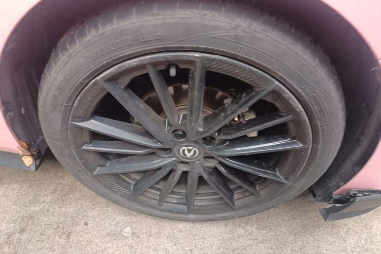 Used CHANGAN UNI-V 2024 1.5T Prestige Sport Edition Right Front Wheel Hub