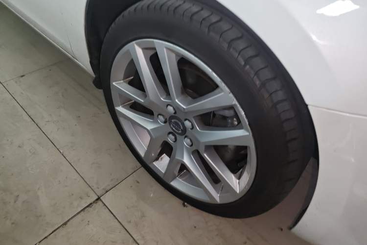 Used Volvo V60 2017 T5 Zhiyi Edition China V Standard Right Front Wheel Hub