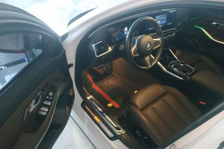 Used BMW i3 2024 eDrive 35 L
