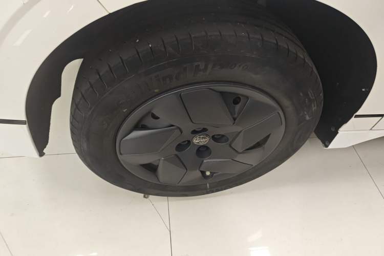 Used BYD e2 2023 Comfort Model Exterior 5