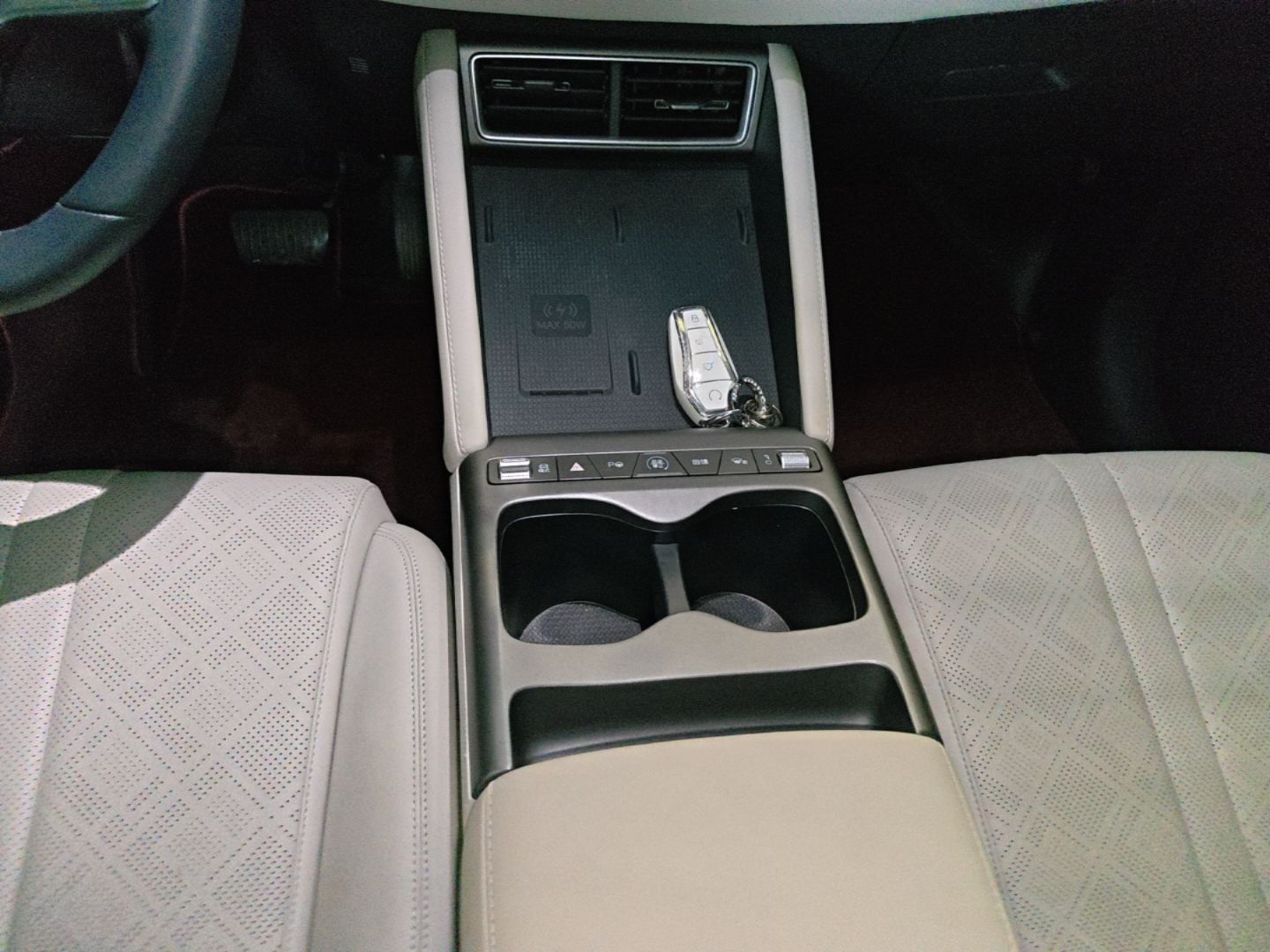 BYD Yuan UP 2025 Intelligent Driving Version 401 km Leading Edition — снимка 16