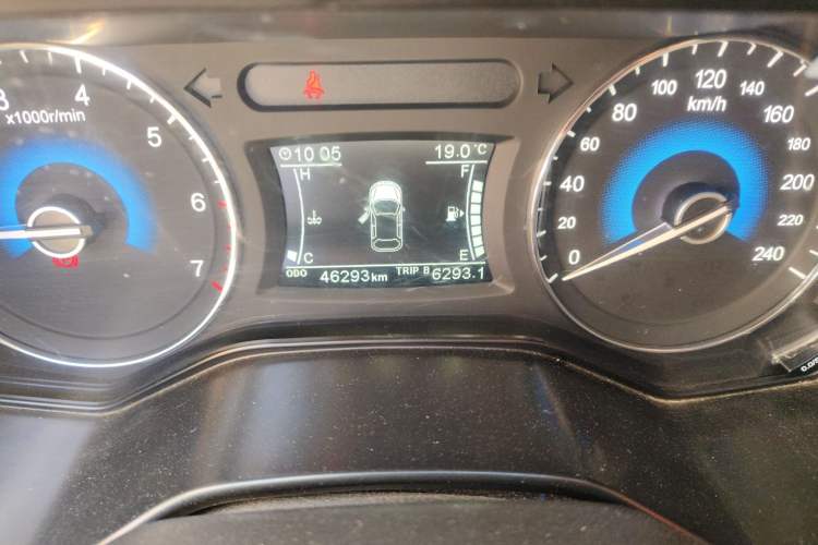 Used Dongfeng Fengon 580 2016 1.5T Manual Luxury Edition Odometer Close Up