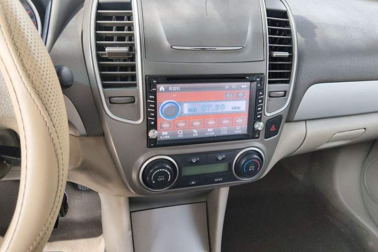 Used Nissan Sylphy 2012 Classic 1.6XL Manual Luxury Edition Audio And AC Panel