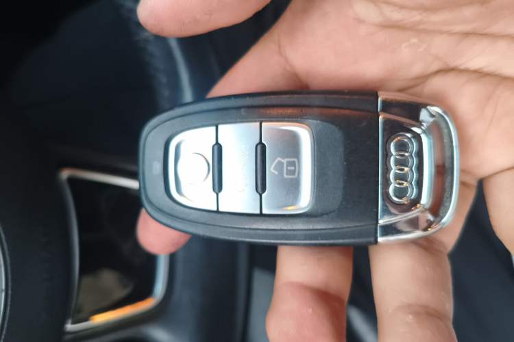 Used Audi A4L 2013 35 TFSI Automatic Comfort Model Vehicle Key