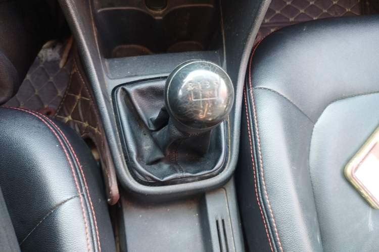 Used Volkswagen Santana 2015 1.6L Manual Fashion Edition Gear Lever