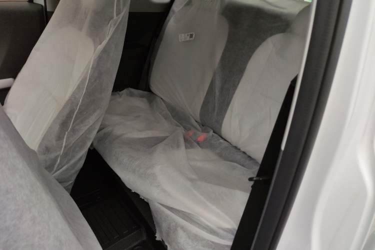 Used Geely Galaxy Panda 2025 210km Panda Rider Left Rear Seat