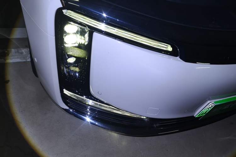 Used Hima S800 2025 Model, Range-Extended Starlight Premium Edition, 5 Seats Right Front Headlight