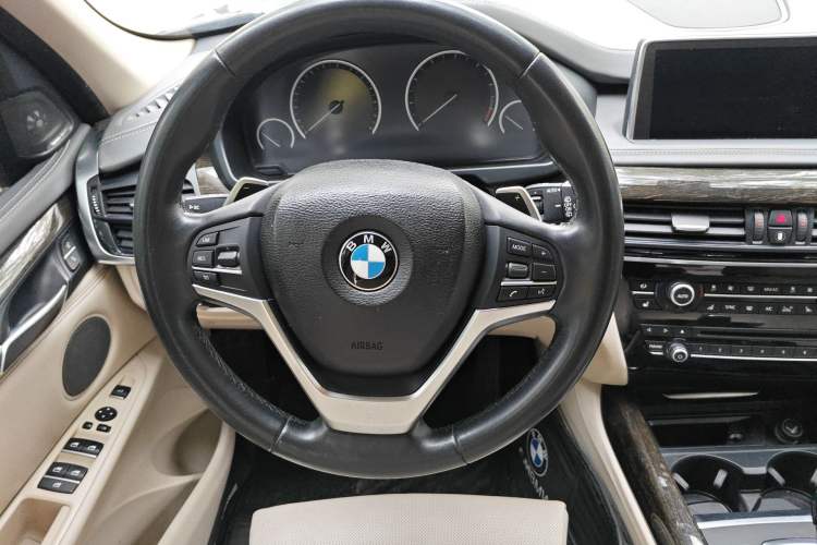 Used BMW X5 2014 xDrive35i Luxury Edition Steering Wheel