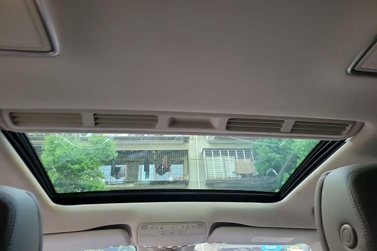 Used Mercedes-Benz E-Class 2016 E 300 L Sporty and Stylish Model Headliner