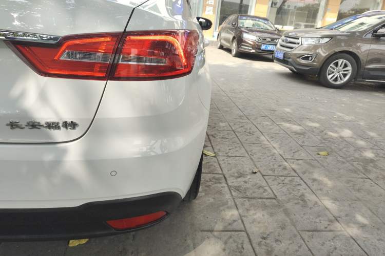 Used Ford Escort 2019 Revised 1.5L Automatic ZhiXiang Version (Tire Pressure Monitoring) China VI Standard