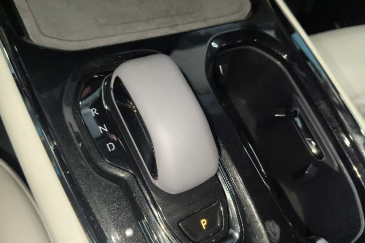 Used Zeekr 009 2024 Six-Seat Executive Version 4WD 108 kWh