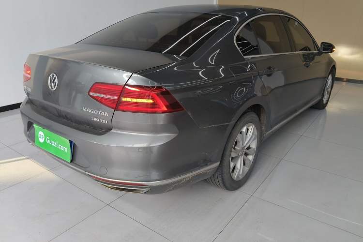 Used Volkswagen Magotan 2017 380TSI DSG Luxury Model Rear Right 45 Deg