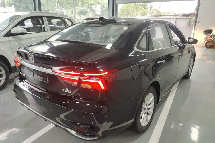 Used Roewe i6 New Energy 2017 45T Hybrid Connect & Smart Enjoyment Edition
