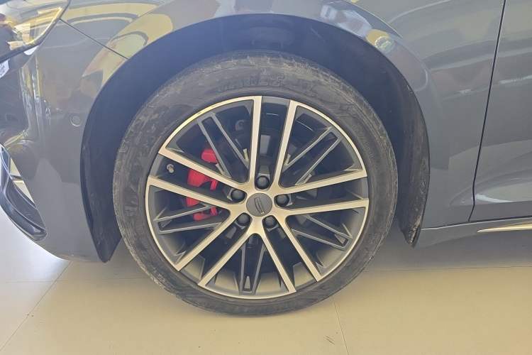 Used Geely Auto Preface 2023 2.0TD Prestige Version Left Front Wheel Hub