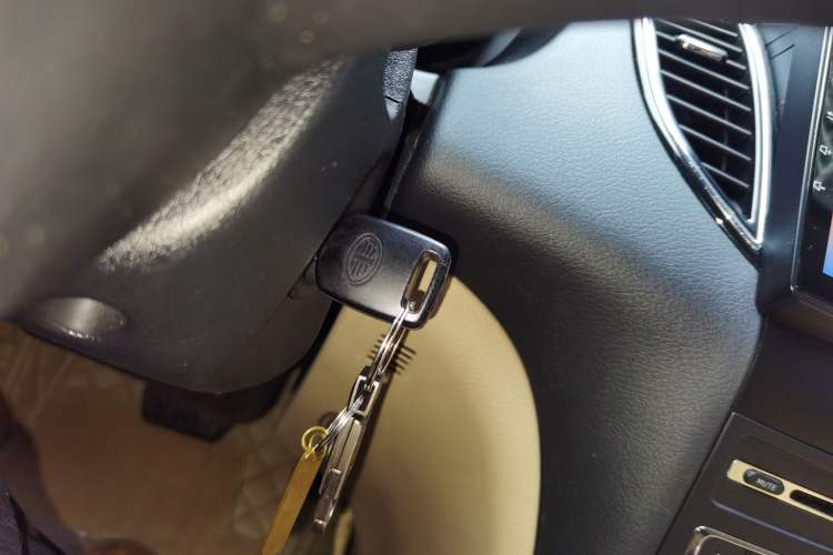 Used Bestune B50 2013 1.6L automatic luxury version Vehicle Key