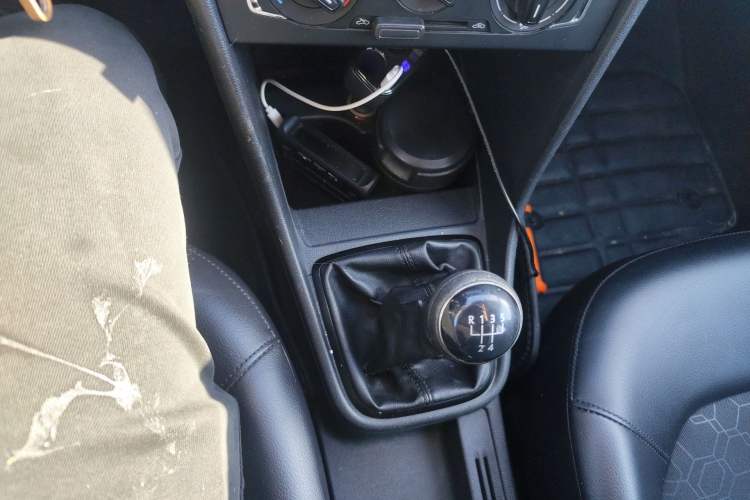 Used Volkswagen Santana 2013 1.6L Manual Comfort Edition Gear Lever