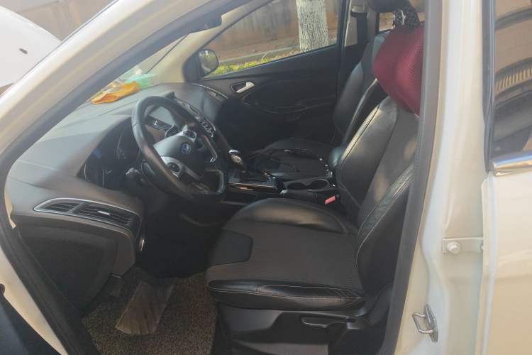 Used Ford Focus 2012 Sedan 1.6L Automatic Fashion Edition