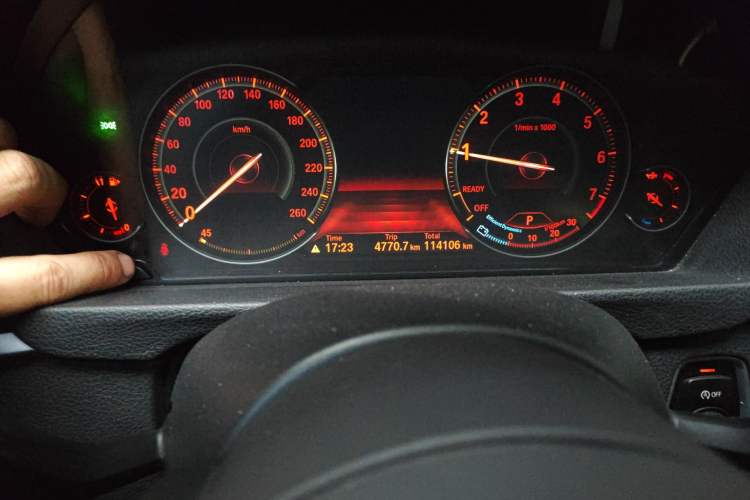 Used BMW 3 Series GT 2020 320i M Sport Package Odometer Close Up