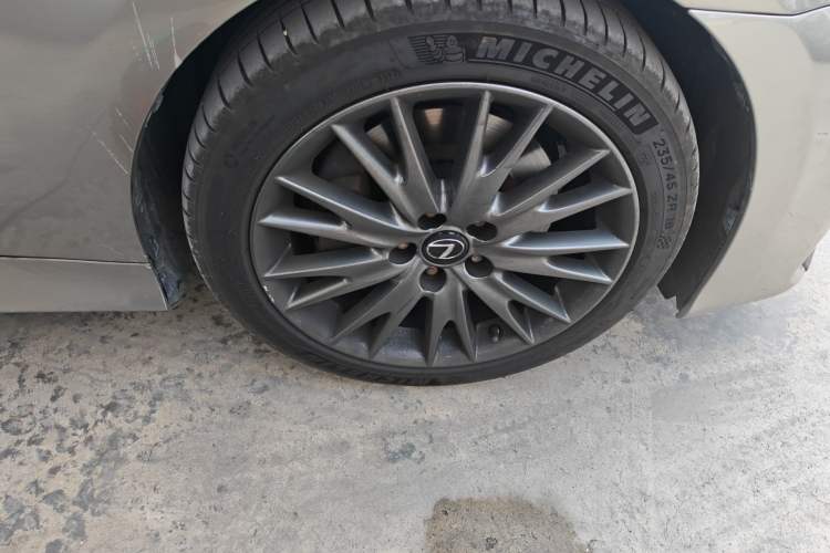 Used Lexus GS 2016 200t F SPORT Right Front Wheel Hub