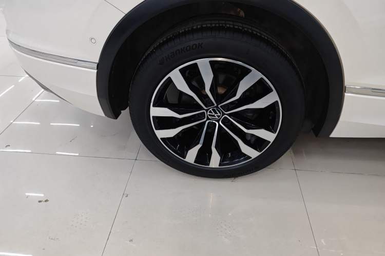 Used Volkswagen Tiguan L 2021 330TSI Automatic Two-Wheel Drive R-Line Enhanced Edition
