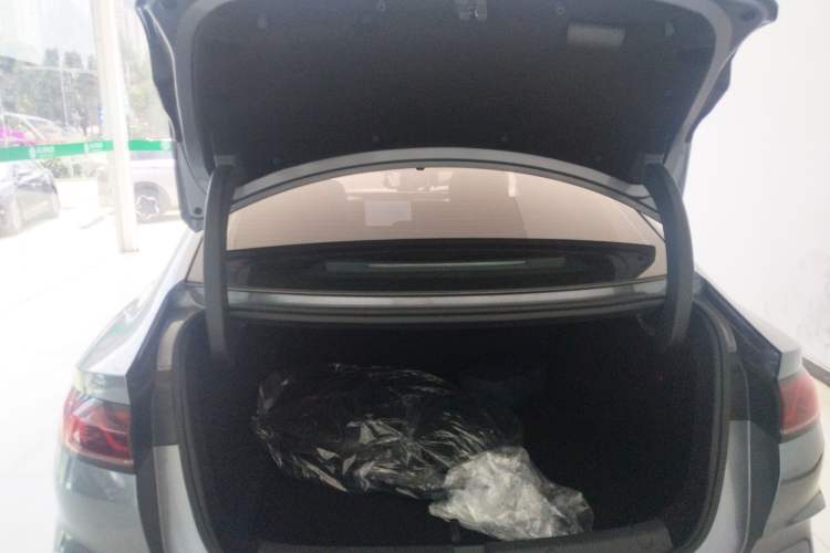 Used BYD Qin L 2025 DM-i Smart Drive 120KM Superior Model
