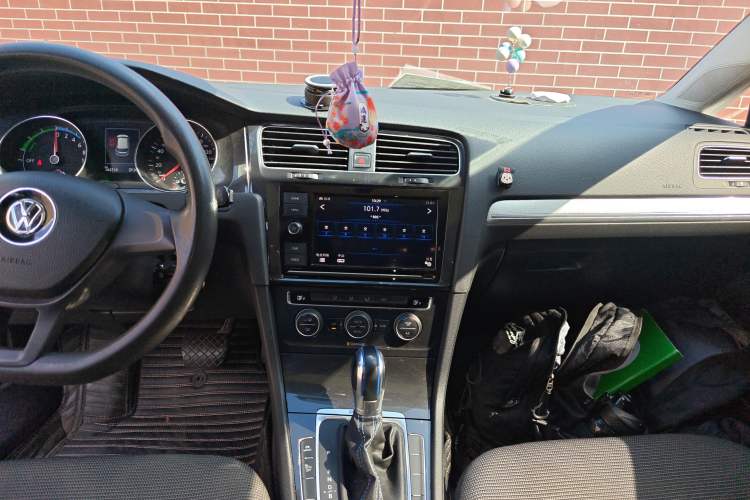 Used Volkswagen Golf Pure Electric 2020 Chari Audio And AC Panel