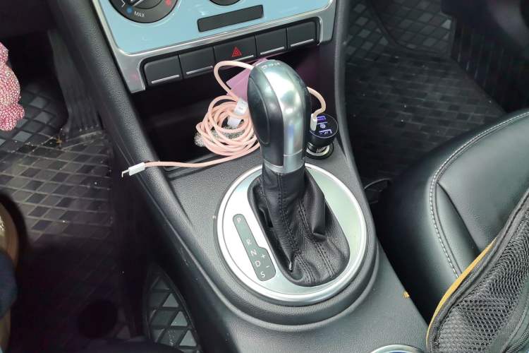 Used Volkswagen Beetle 2015 180TSI model
