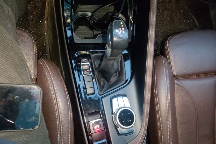 Used BMW X1 2018 sDrive18Li Luxury Model Gear Lever