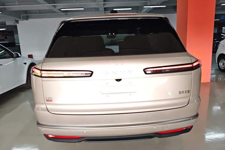 Used ONVO Luxeed L90 2025 Model—Ultra Six-Seater Version