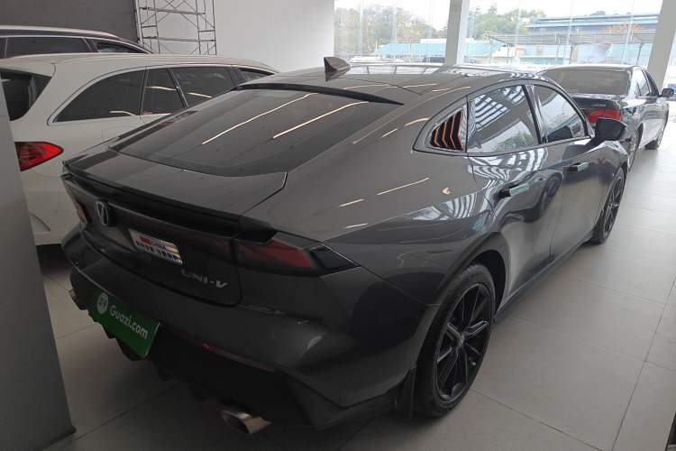 Used Changan UNI-V 2023 1.5T Prestige Model
